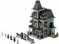 Купити конструктор Lego Haunted House 10228  за ціною від 23000 грн.
