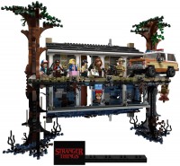 Купить конструктор Lego The Upside Down 75810  по цене от 14987 грн.