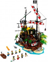 Купить конструктор Lego Pirates of Barracuda Bay 21322: цена от 16224 грн.