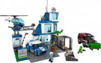 Купити конструктор Lego Police Station 60316  за ціною від 2330 грн.