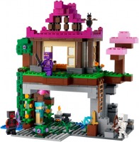 Купить конструктор Lego The Training Grounds 21183: цена от 2447 грн.