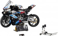 Купить конструктор Lego BMW M 1000 RR 42130: цена от 8099 грн.