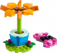 Купить конструктор Lego Garden Flower and Butterfly 30417: цена от 299 грн.