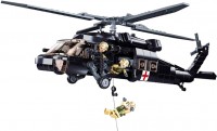 Купить конструктор Sluban US Medical Army Helicopter M38-B1012: цена от 1259 грн.