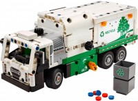 Купить конструктор Lego Mack LR Electric Garbage Truck 42167: цена от 1129 грн.